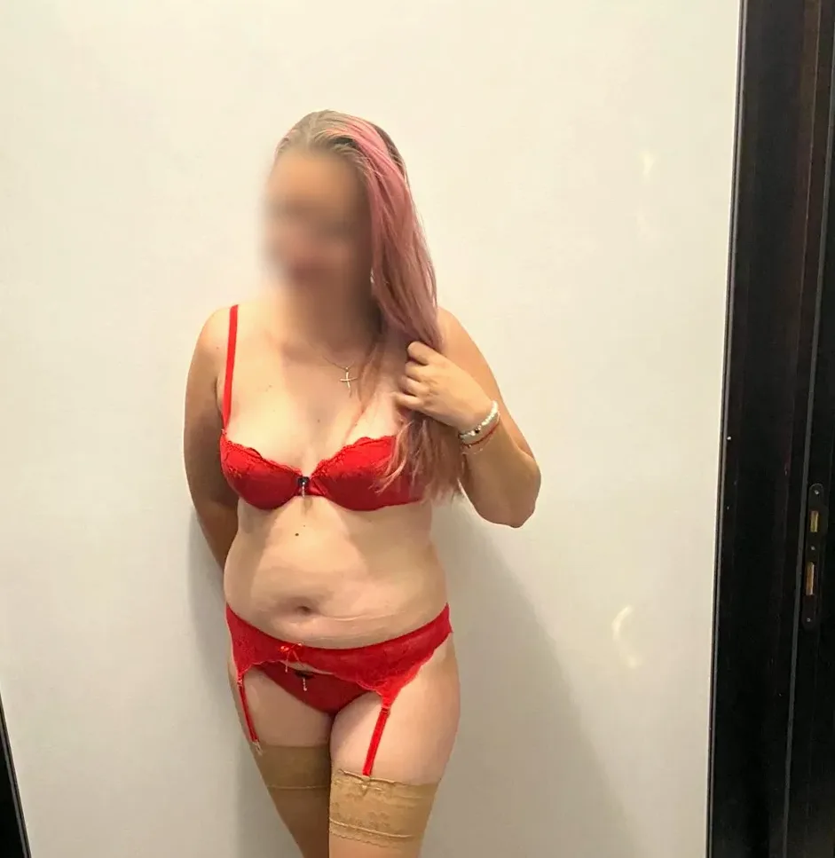 Amalie, 32